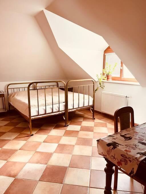 Apartman Se Zahradou 20 Minut Do Centra Prahy Orech Bagian luar foto